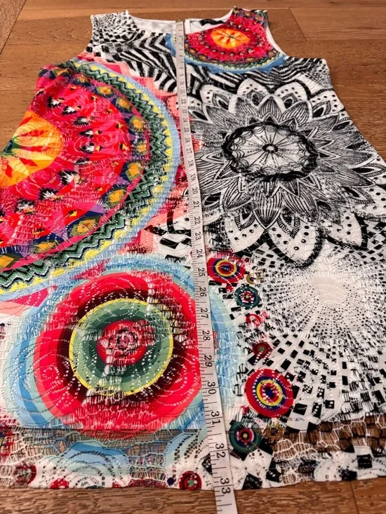 Papillon Blanc Multicolor Sleeveless Mandala Tunic with Black & White Accents - Picture 13 of 16